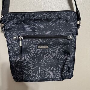 Baggallini Go bagg crossbody in midnight blossom